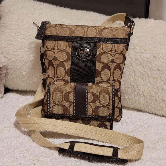 Coach canvas crossbody and wallet - Picture 11 of 12